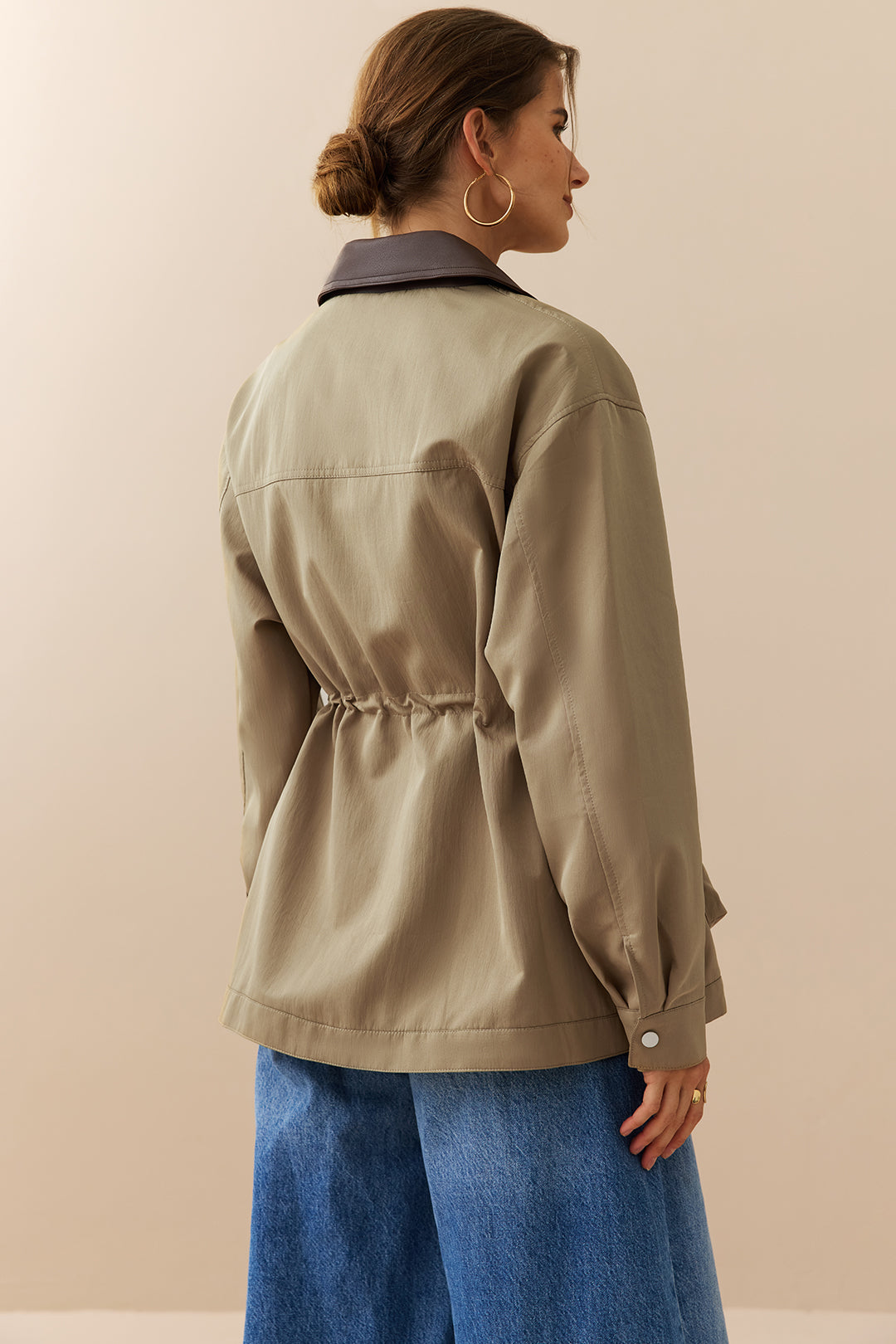 Blouson en simili cuir avec poches plaquées et fermeture éclair