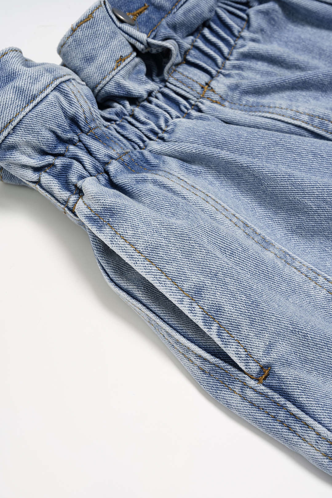 Jupe en jean boutonnée à taille froncée