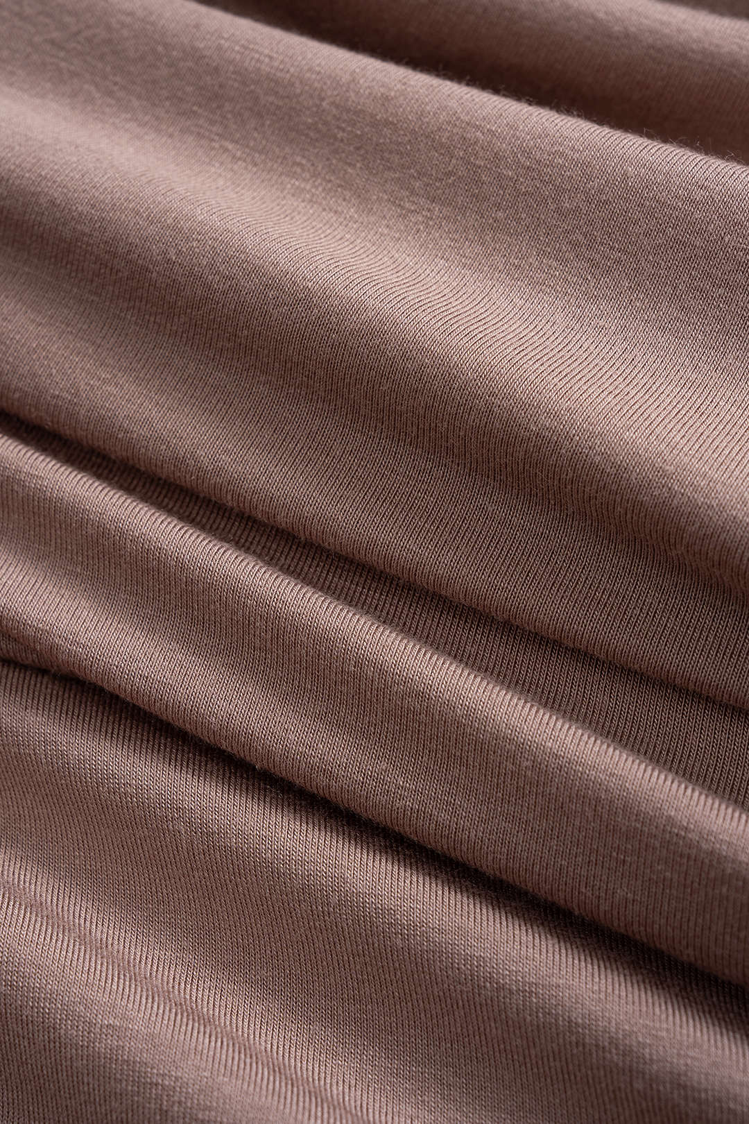 Robe longue froncée à manches chauve-souris et col en V