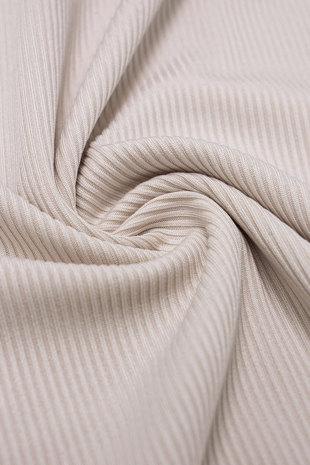 Ein-Schulter-Minikleid mit asymmetrischen Raffungen und ohne Ärmel