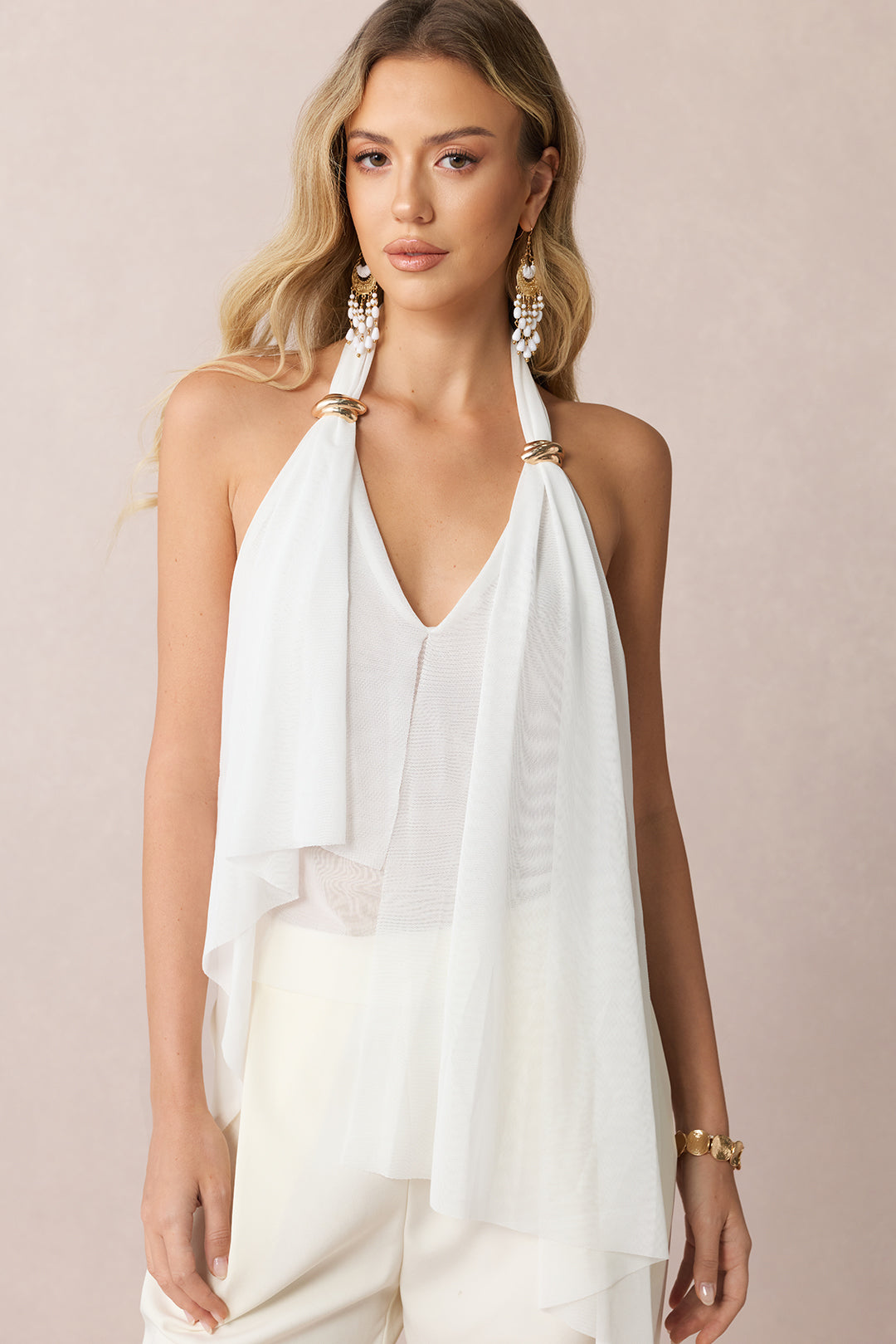 Mesh-Neckholder-Top mit V-Ausschnitt, asymmetrischem Rücken und Raffungen