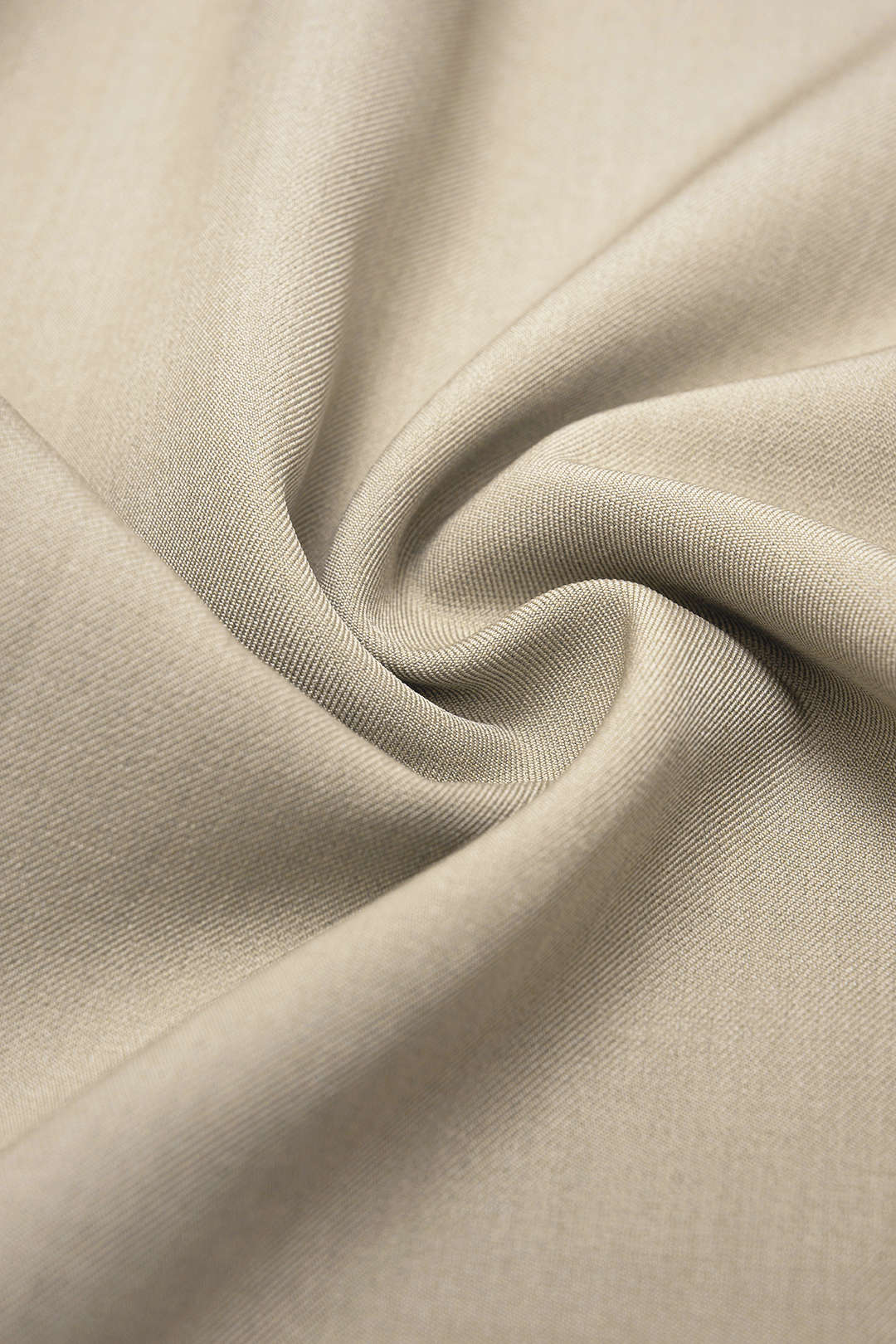 Unifarbene Hose mit Knoten
