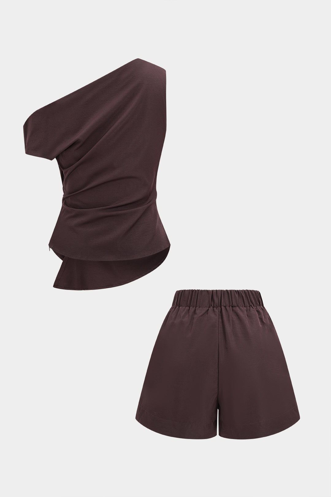 Metallisch-asymmetrisches Oberteil mit U-Boot-Ausschnitt und gerafftem Oberteil sowie Shorts mit weitem Bein im Set