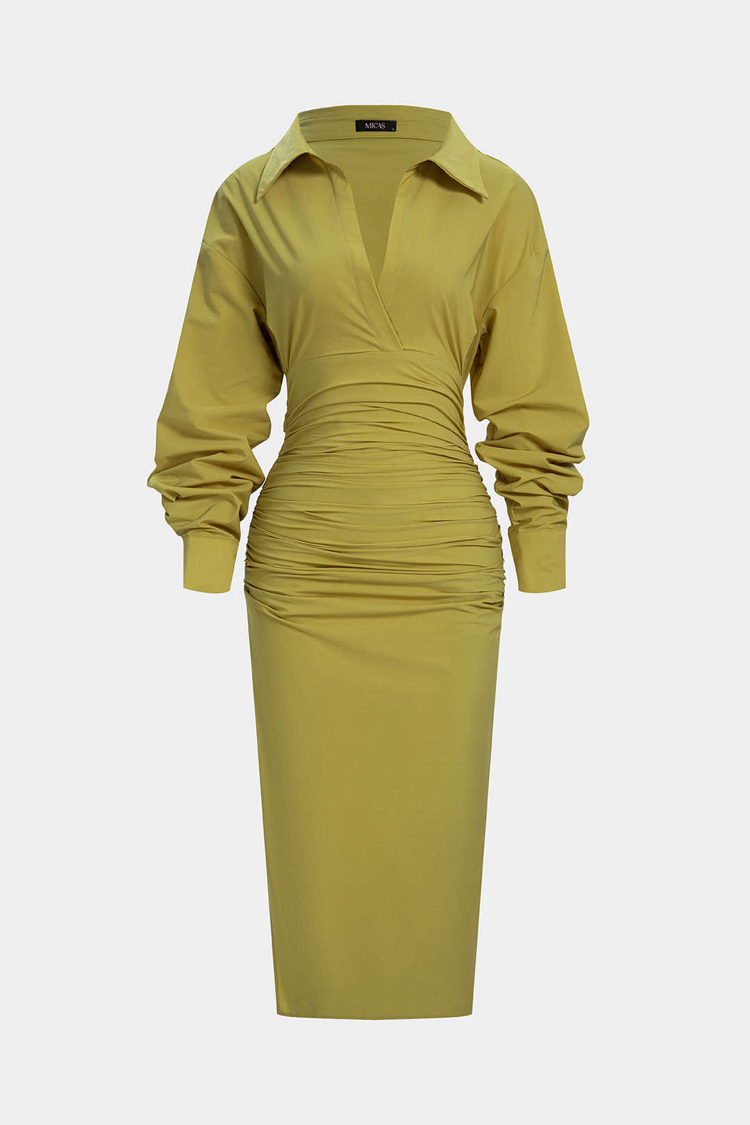 Einfarbiges gerafftes Langarm-Midikleid