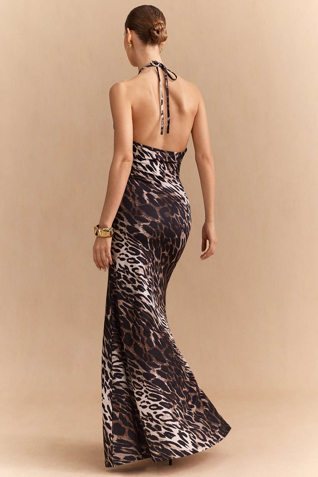 Robe longue sans manches dos nu à motif léopard avec licou et décolleté en V à nouer