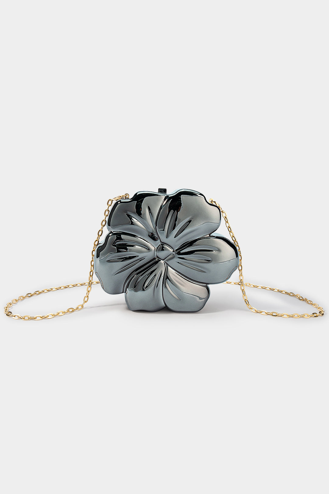 Blumenförmige Umhängetasche mit Metallkette