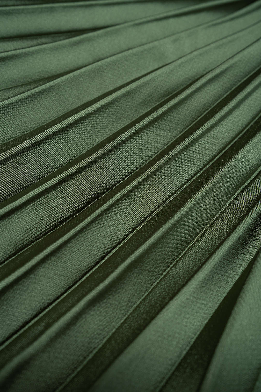Robe longue asymétrique sans manches à épaule unique, froncée dans le dos et dos nu