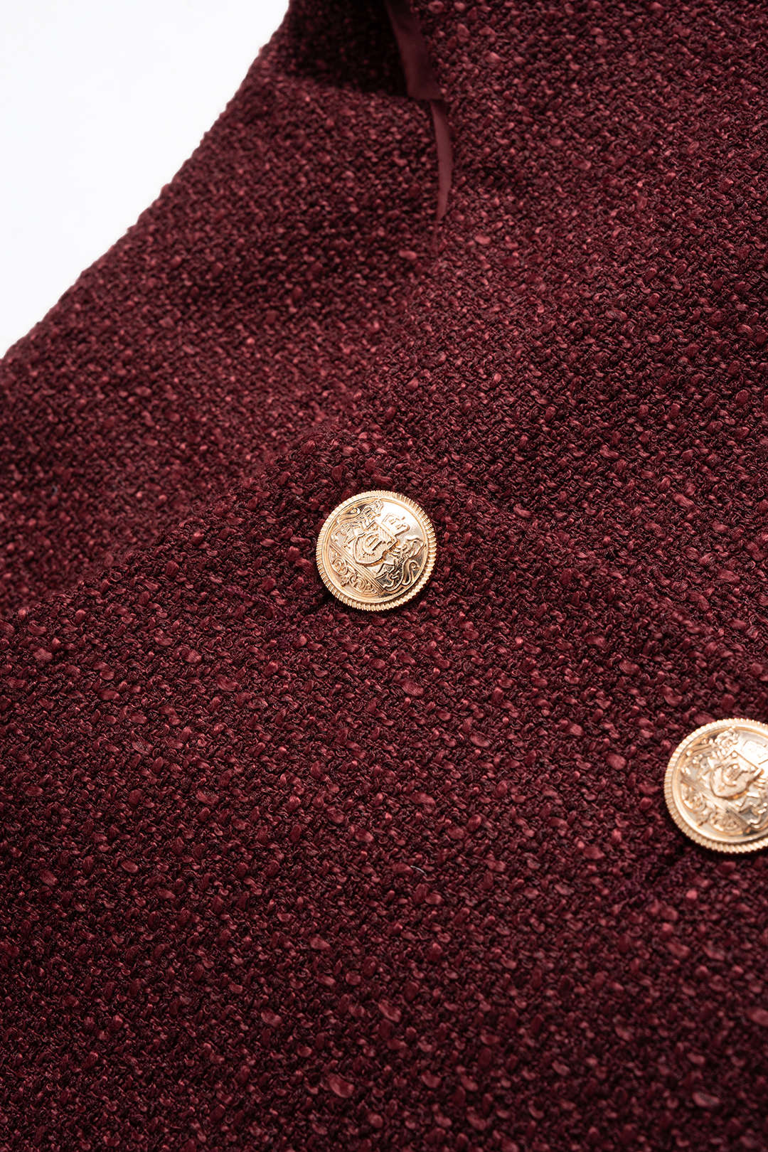 Tweed-Oberteil mit Rundhalsausschnitt, Metallknöpfen und Taschen