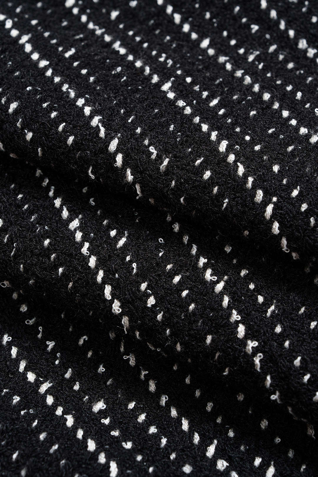 Gestrickte Jacke mit Kontrast-Metallic-Knöpfen und Revers