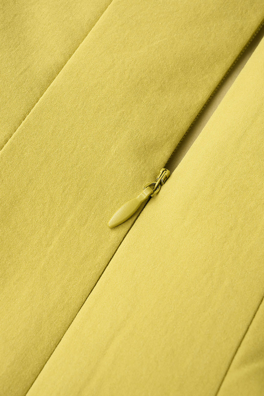 Neckholder-Midikleid mit gerafftem Rückenausschnitt und Schnürung