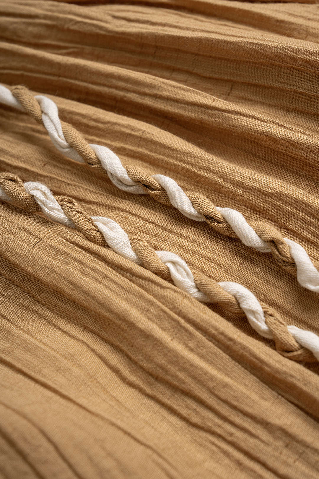 Hose mit Schnürbund, geraffter Taille und weitem Bein