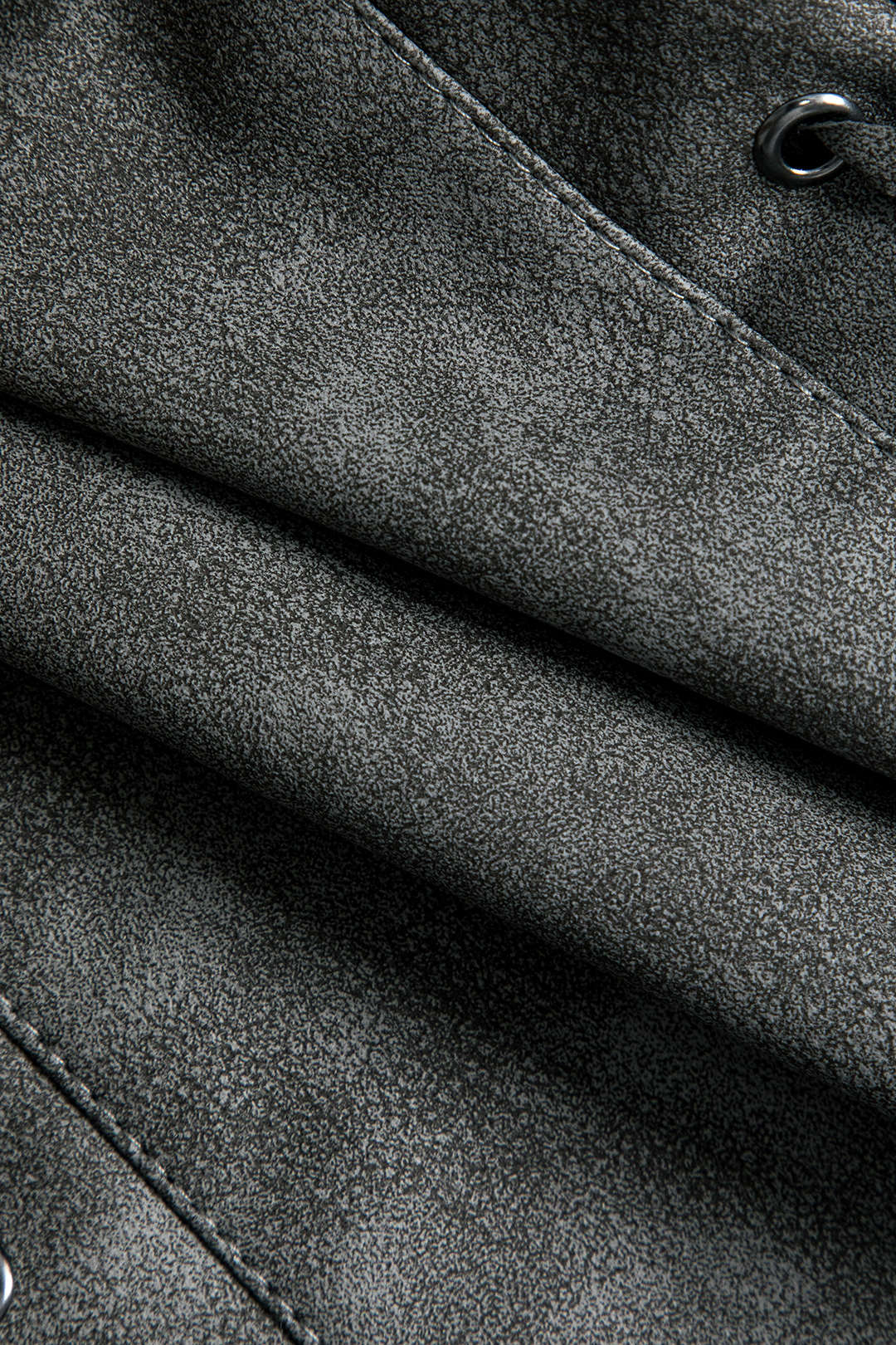 Veste en similicuir boutonnée croisée à nouer sur le devant
