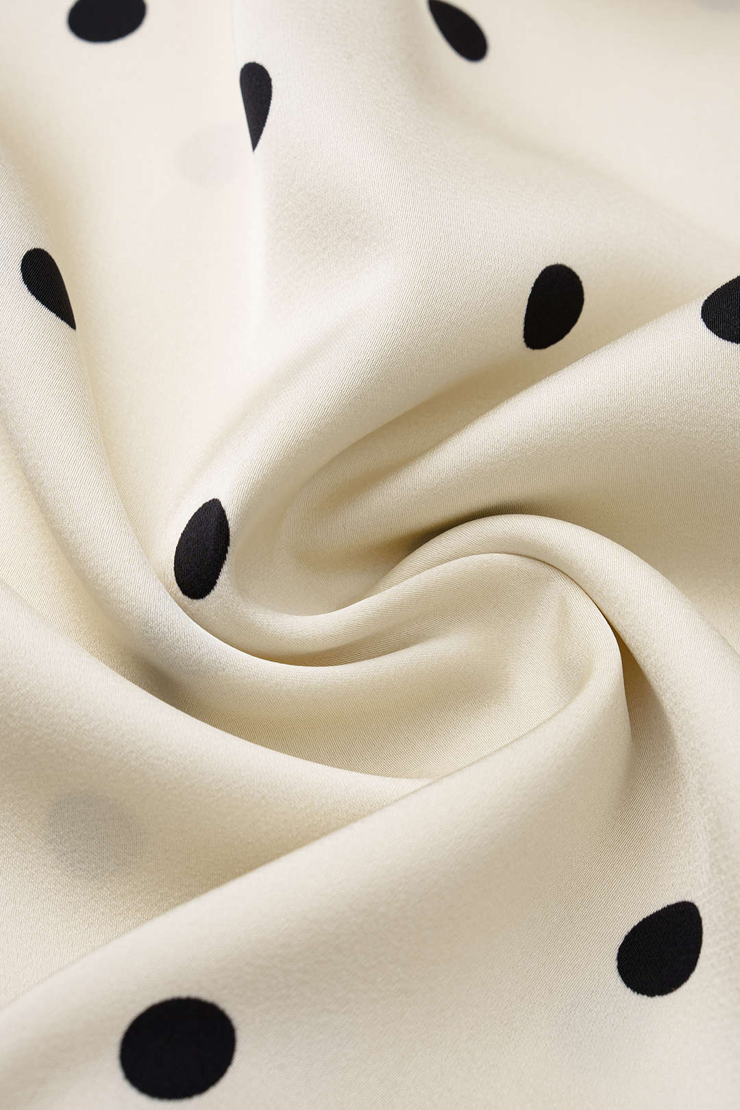 Gepunktetes Satin-Neckholder-Minikleid mit Wasserfallausschnitt und freiem Rücken
