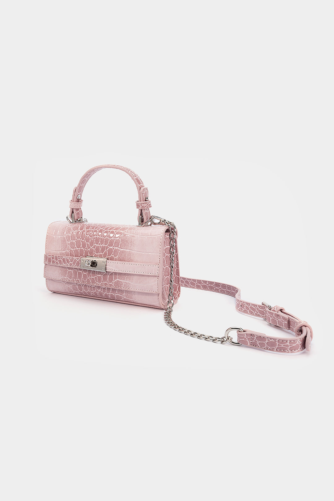 Henkeltasche aus Kunstleder mit Metallkette