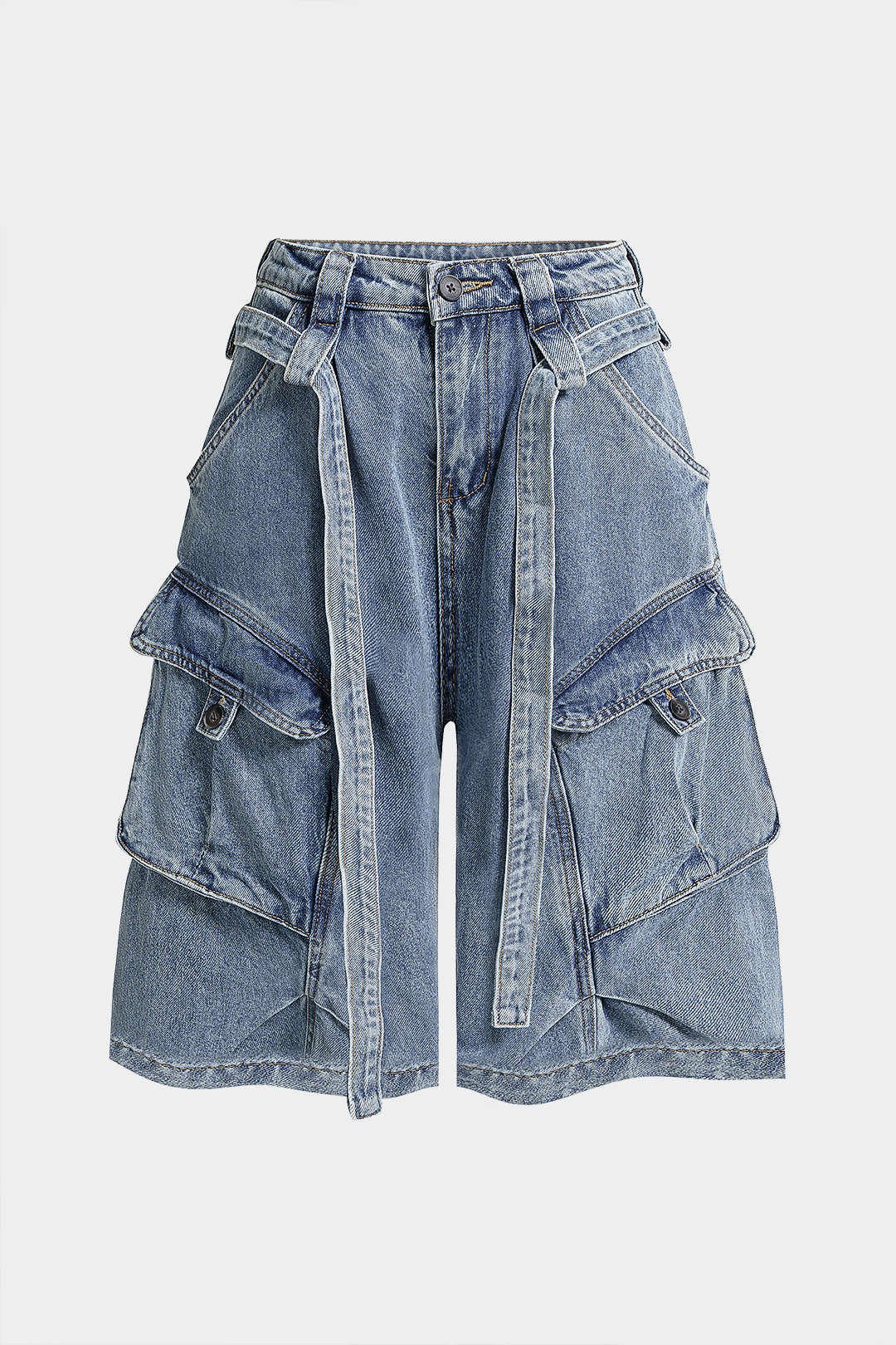 Jeans-Shorts mit Gürtel und Taschen