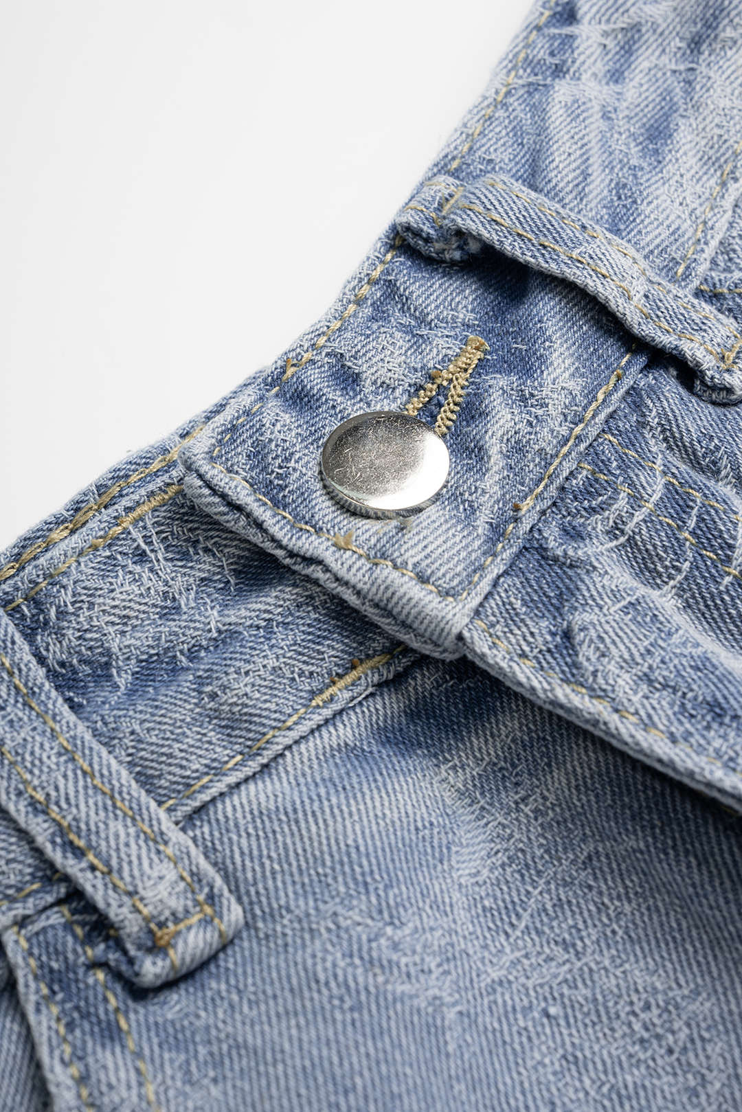 Jeans mit geradem Bein und Blumenmuster