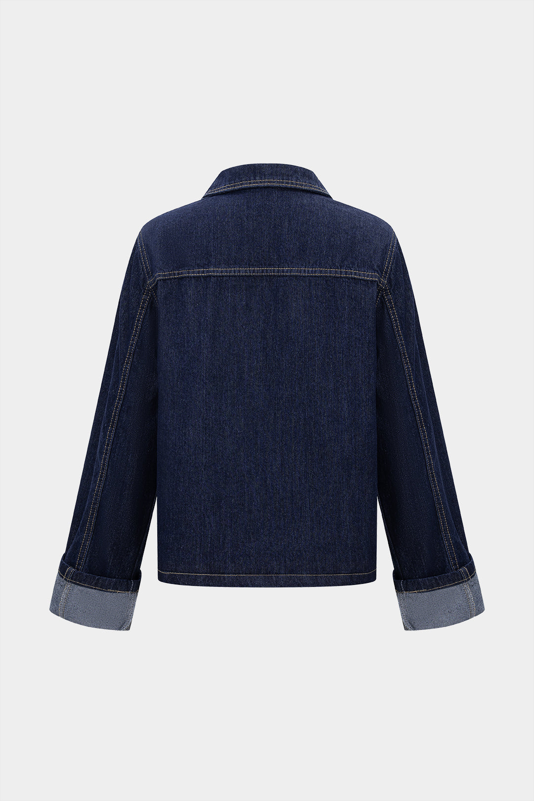 Jeanshemd mit Knöpfen und umgeschlagenen Ärmeln