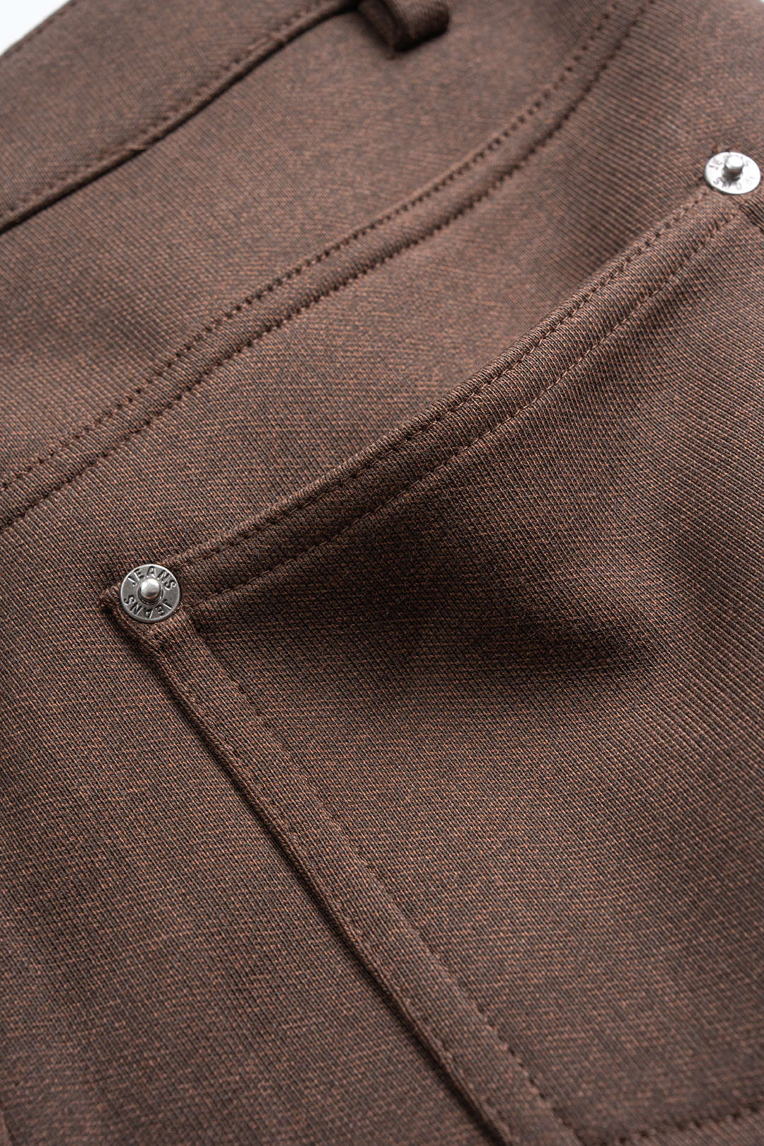 Solide weite Hosen mit Taschen
