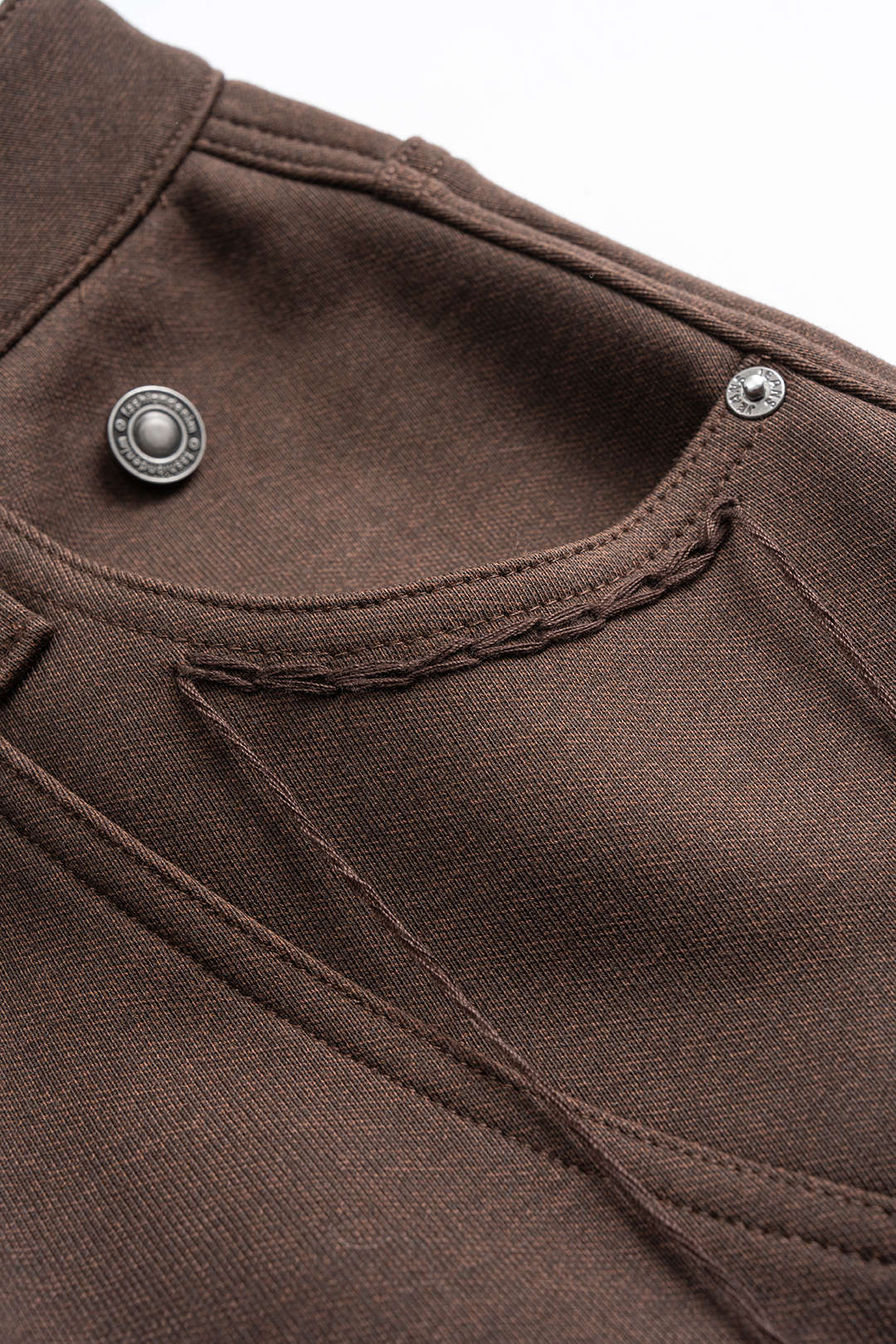 Solide weite Hosen mit Taschen