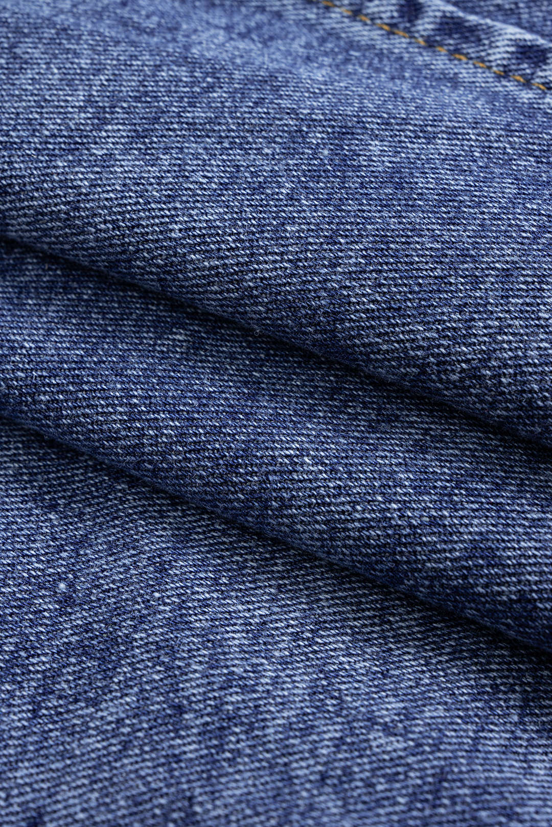 Jeansjacke mit Kontrastknöpfen und Fransen