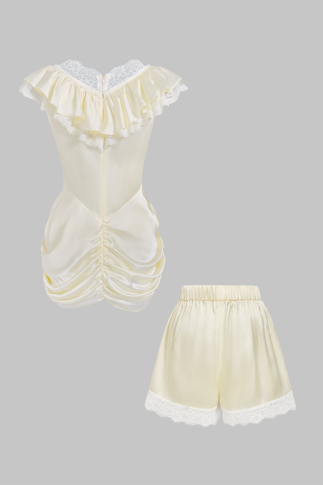 Set aus Oberteil mit Flecken-Patchwork-Spitze, V-Ausschnitt und Rüschen sowie Shorts