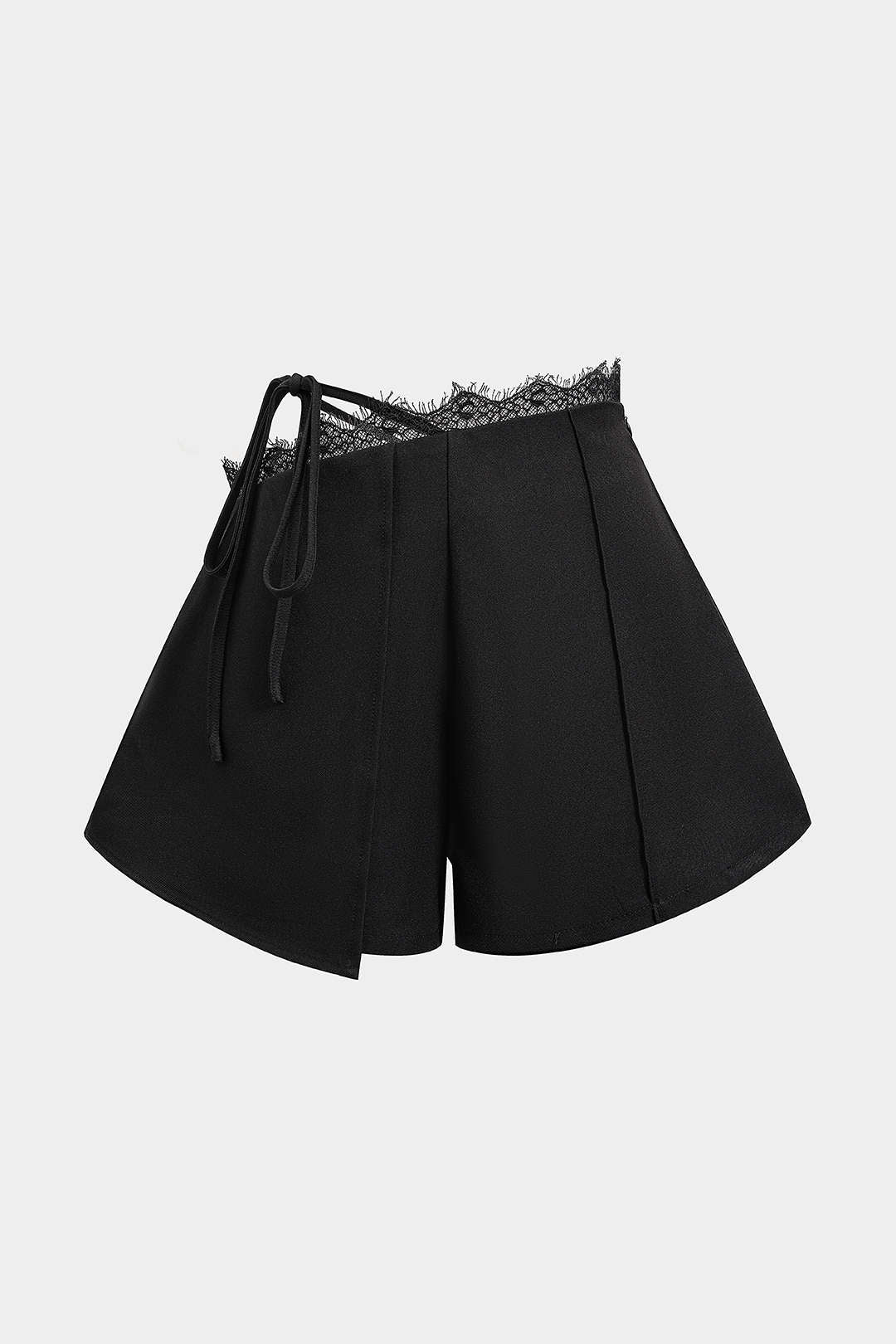 Shorts mit asymmetrischem Schnürverschluss und Spitzen-Patchwork