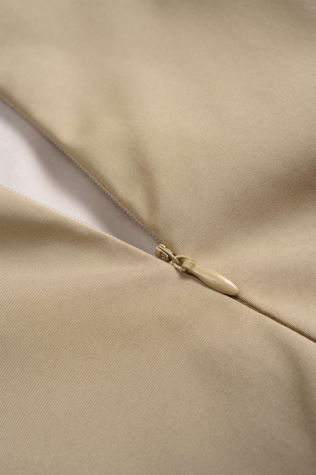 Short taille haute froncé avec fermeture éclair