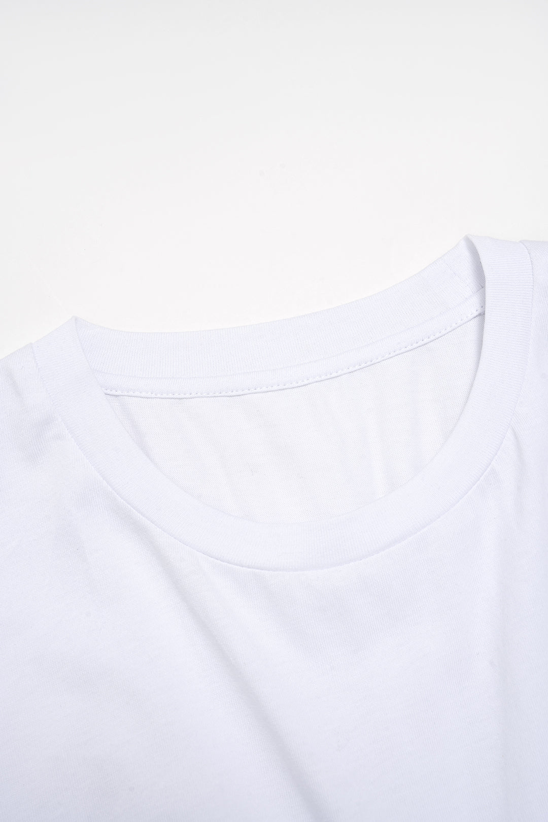 T-shirt à manches courtes et col rond en jean patchwork