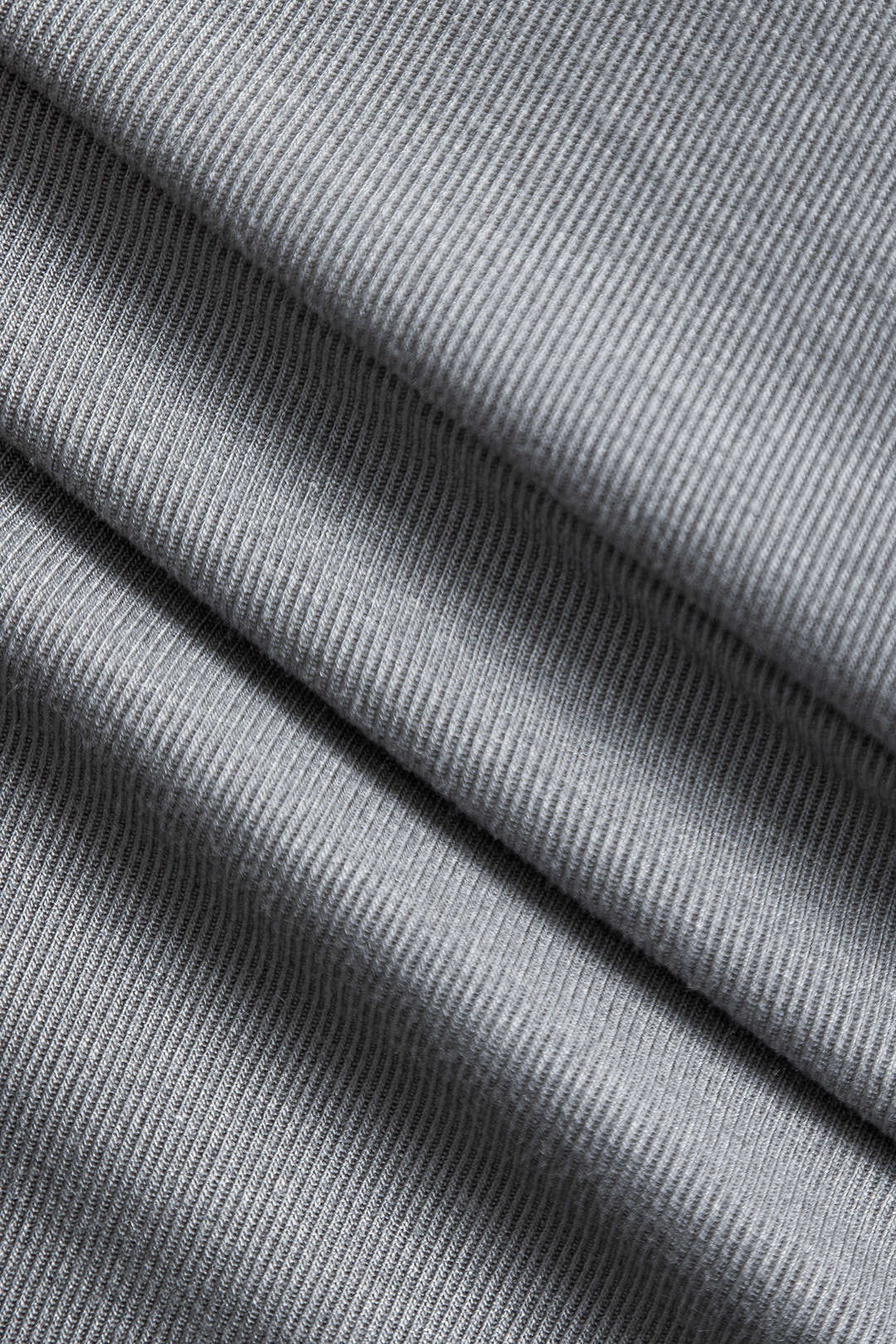 Robe longue asymétrique fendue au cou