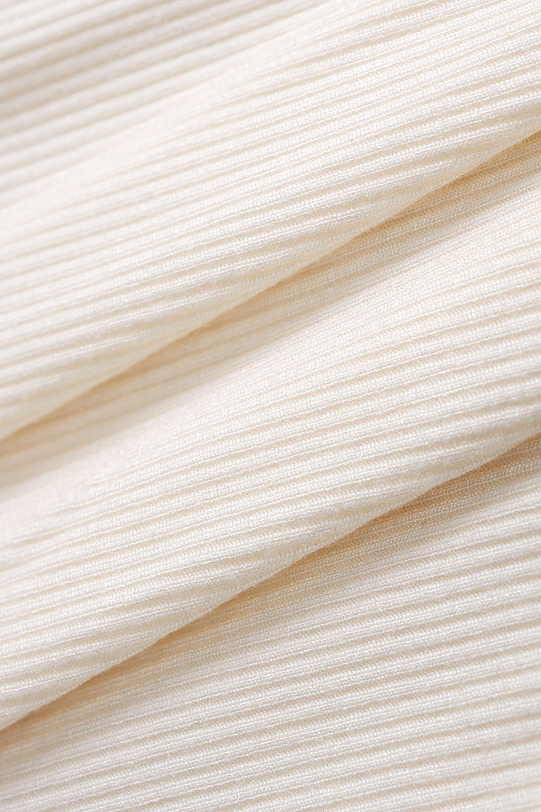 Einfarbiges Oberteil mit Rundhalsausschnitt und kurzen Ärmeln mit Knopfleiste und Hose mit hoher Taille