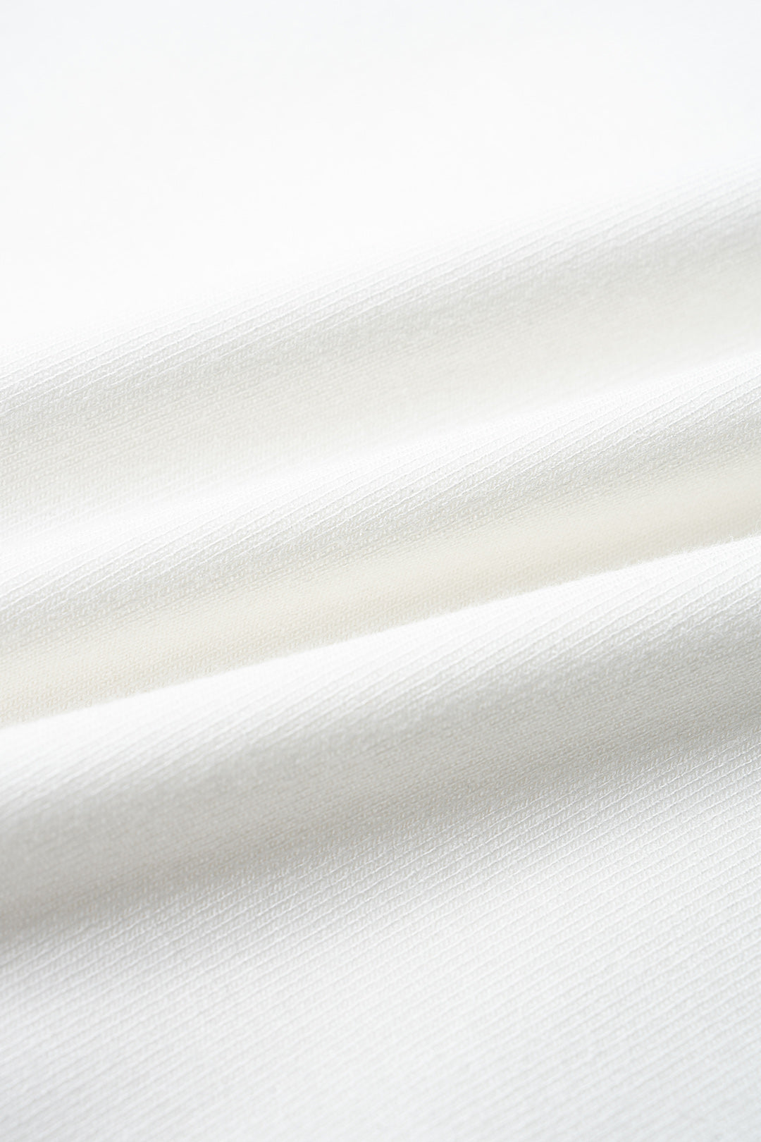 Midi-Kleid mit geometrischem Muster, Rundhalsausschnitt, asymmetrischer Bindung und ärmellosem Design