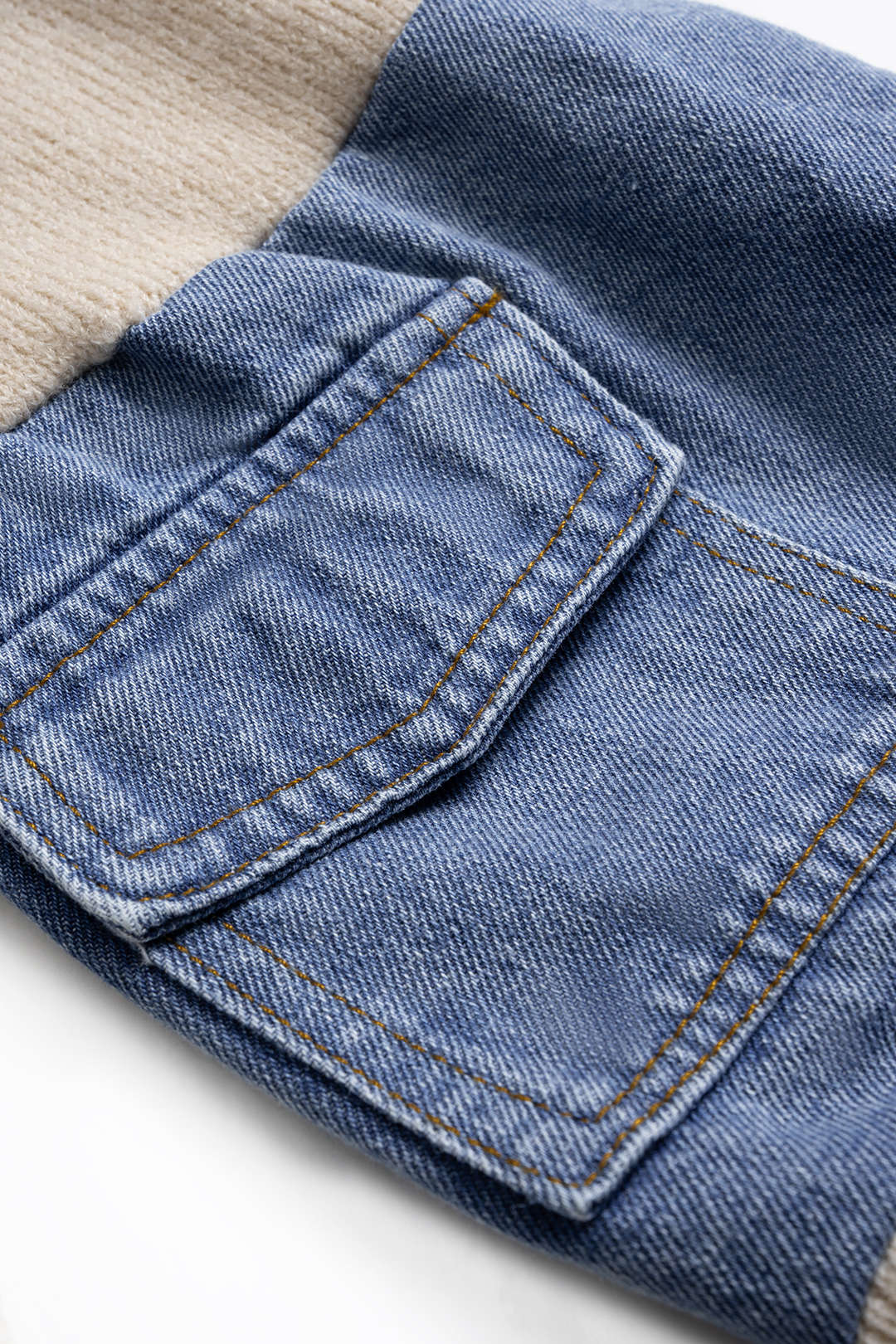 Strick-Denim-Patchwork-Langarmtop mit Kontrastrippen
