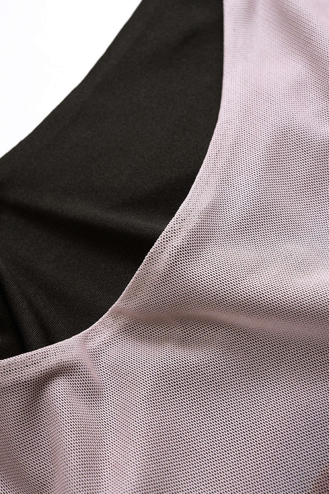 Mesh-Maxikleid mit Batikmuster, gerafftem Oberteil und langen Ärmeln