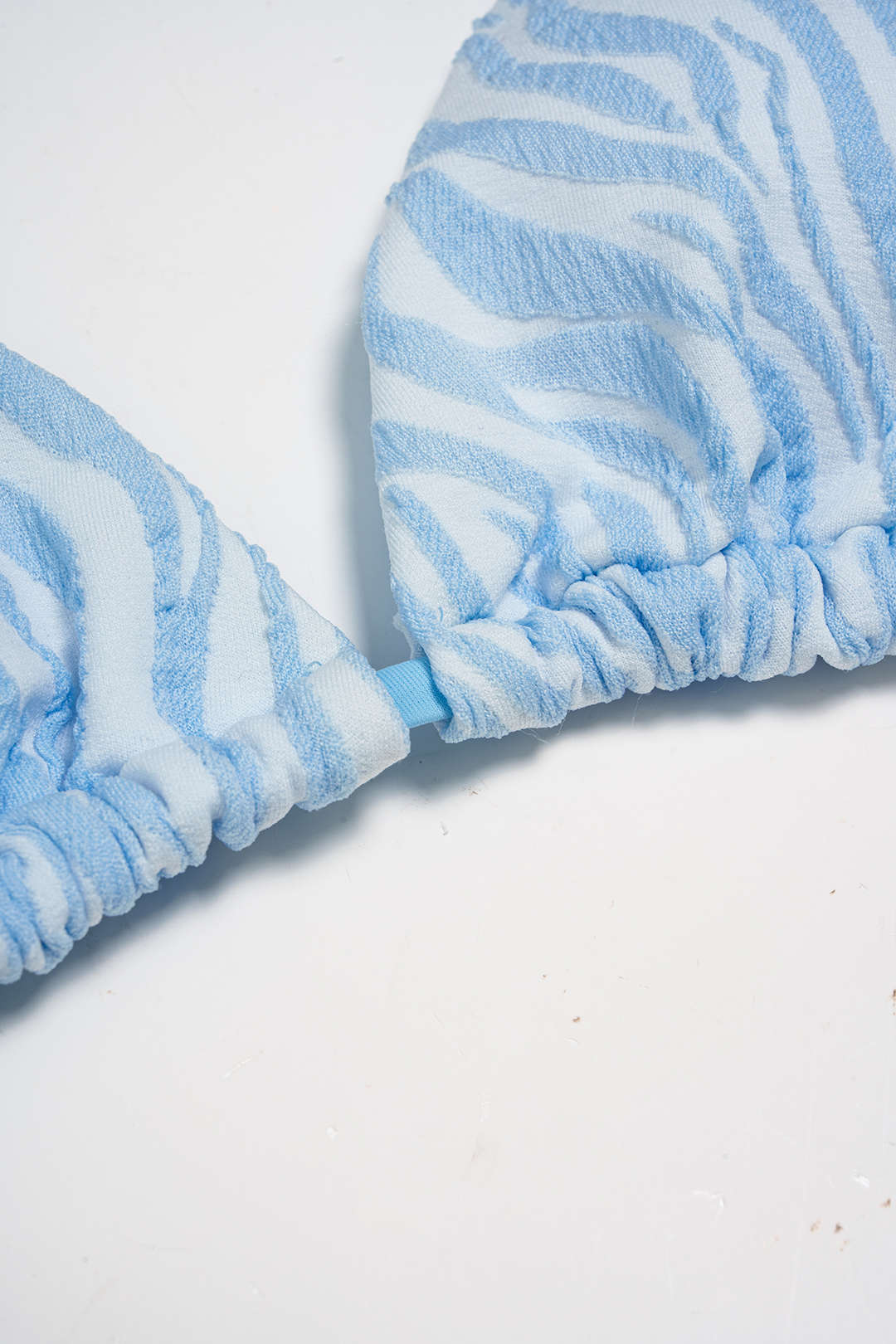 Bikini-Set mit Streifenmuster und Bindedetail