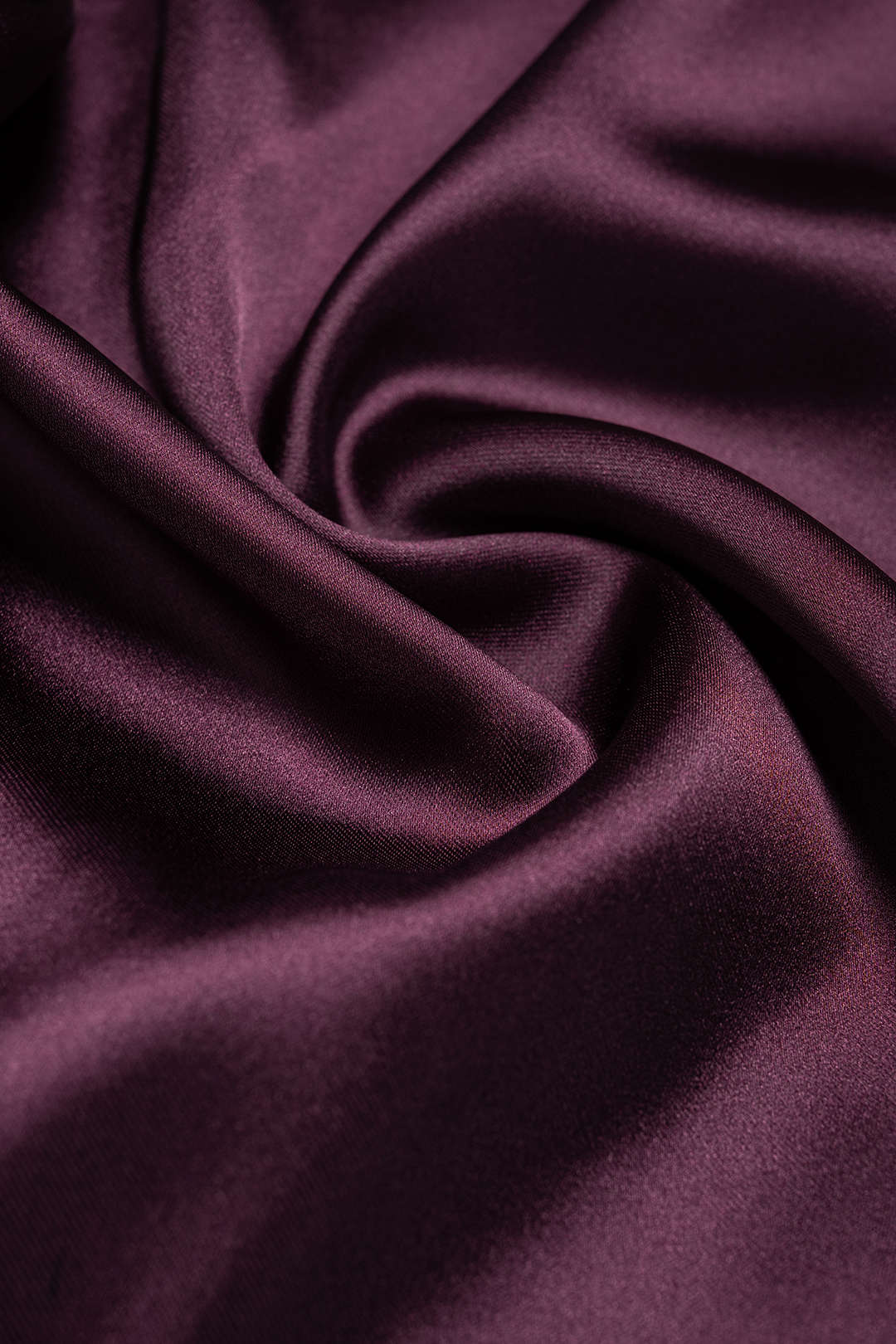 Spitzen-Patchwork-Satinrock mit Raffungen und asymmetrischem Schnitt