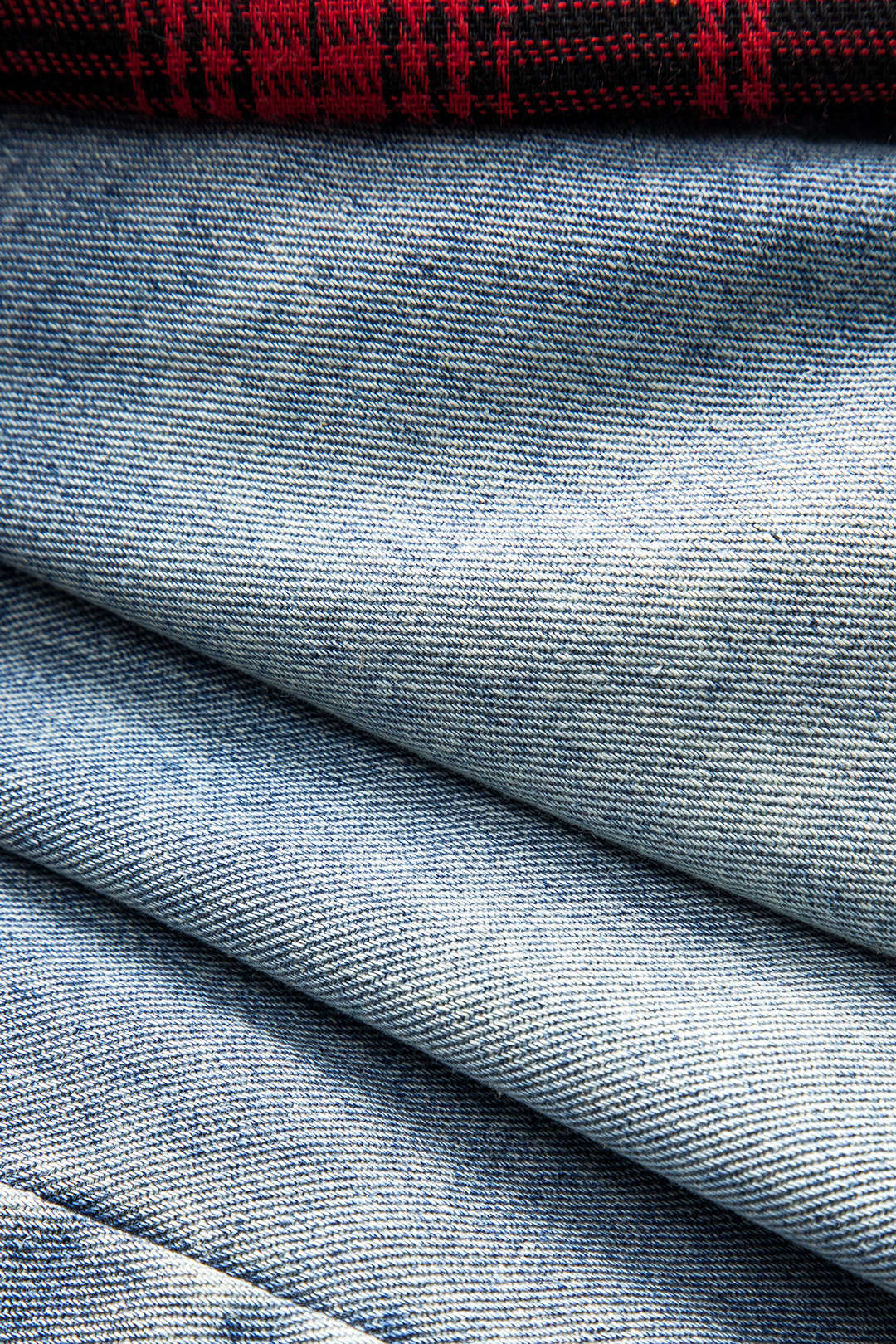 Jupe courte à nouer en jean patchwork avec nœud