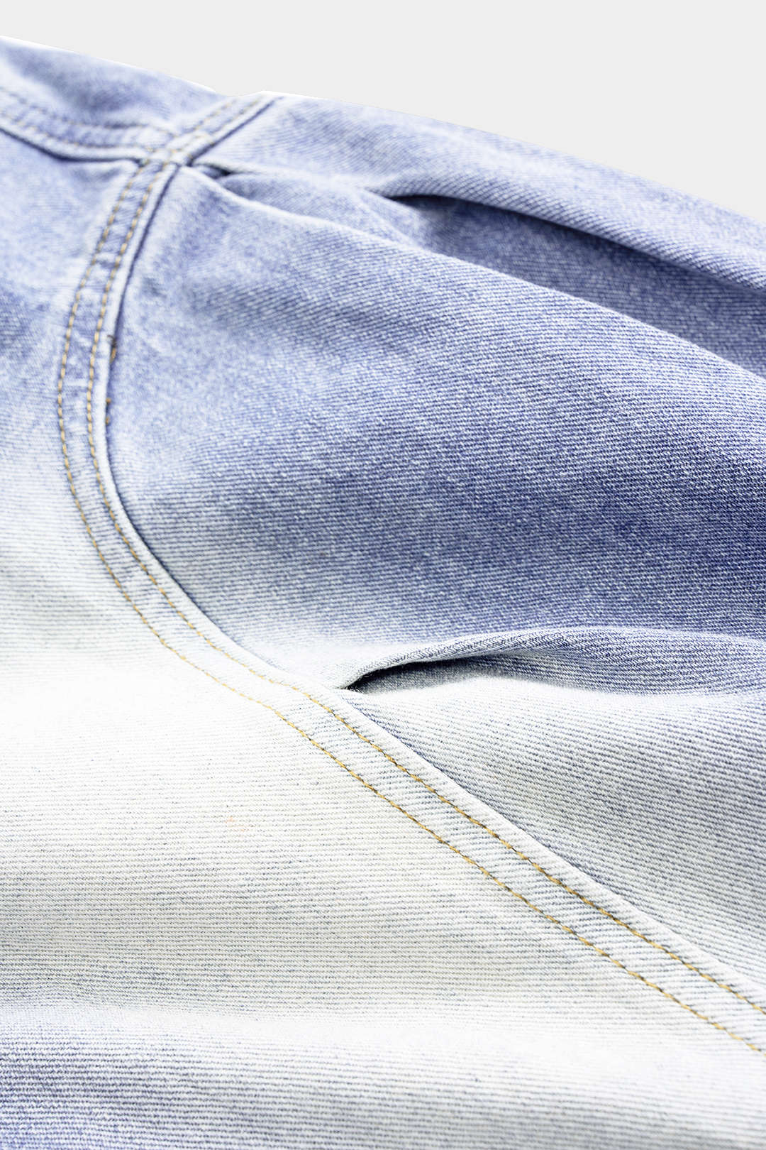 Jean en denim à taille froncée et cordon de serrage