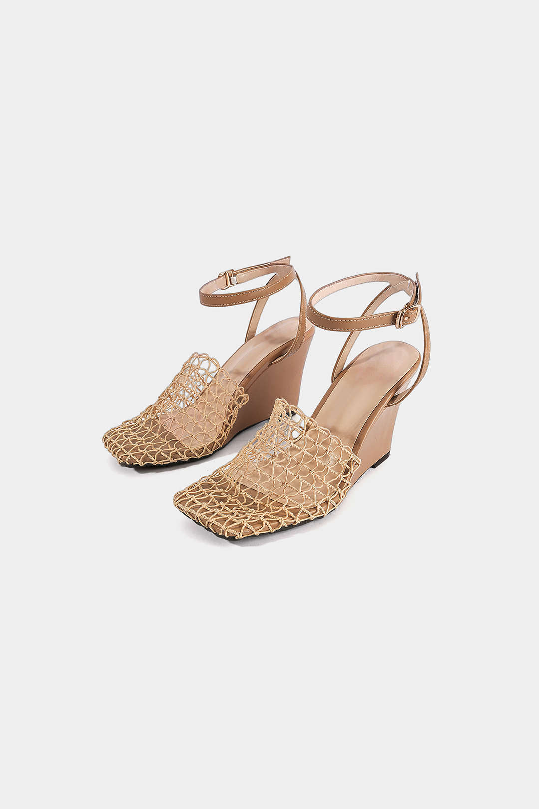 Sandalen mit Ausschnitten