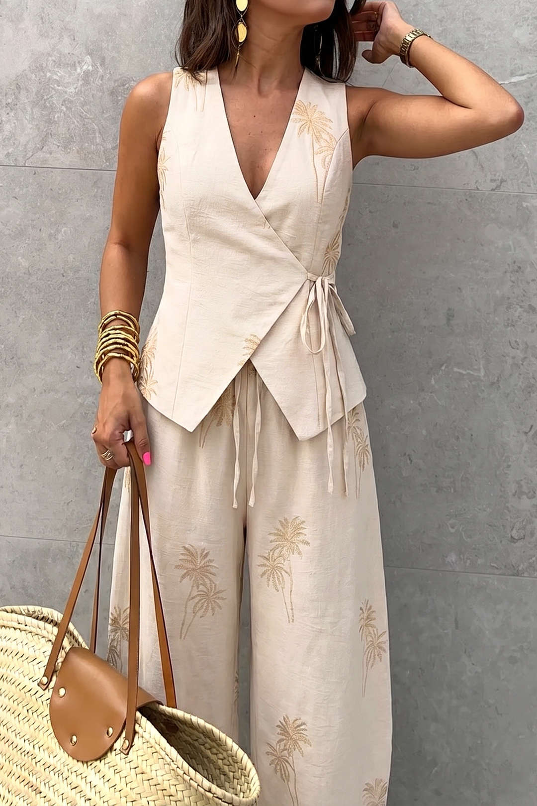 Besticktes Tanktop mit Schleifendetail vorne
