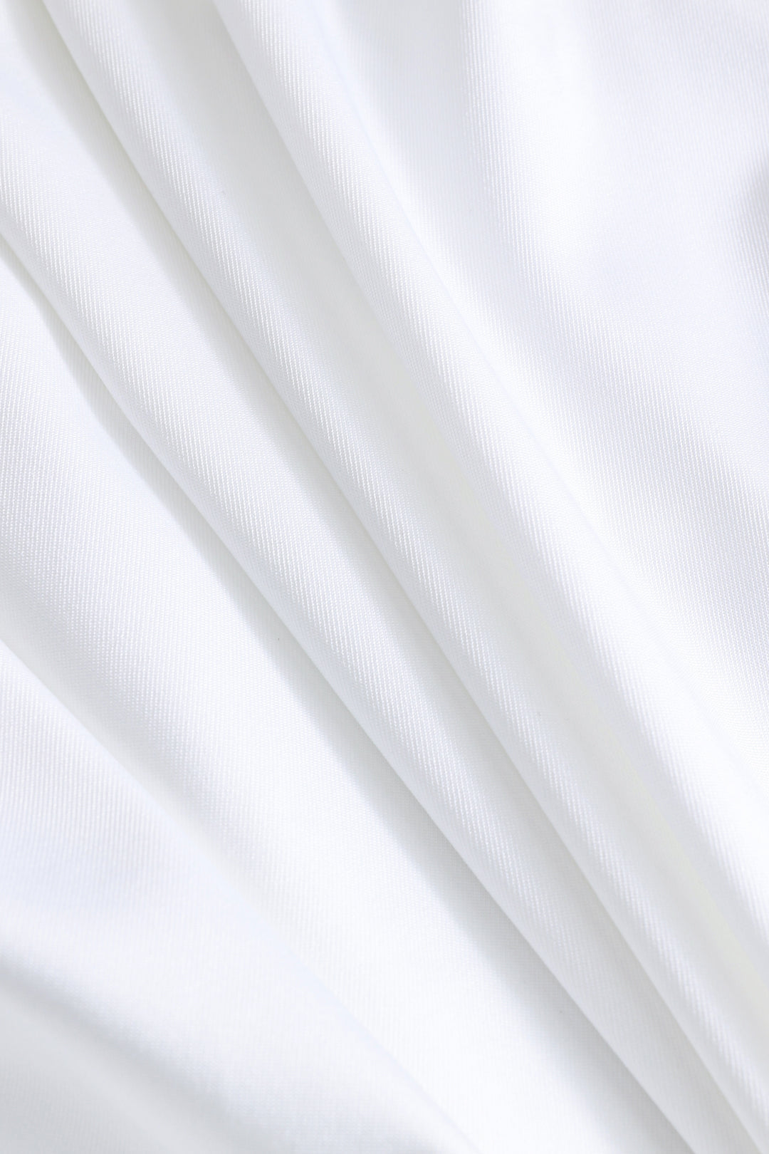 Robe longue asymétrique froncée à épaules dénudées