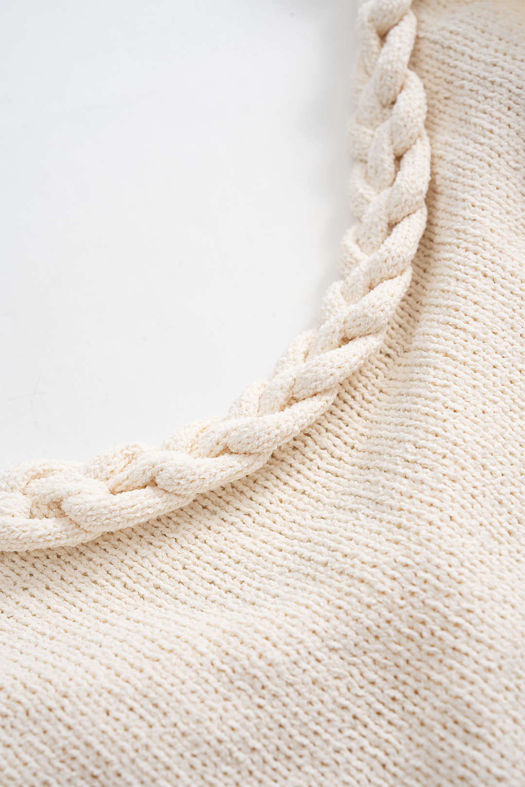 Robe Courte Sans Manches Dos Nu Tressé à Franges en Maille Ajoutée