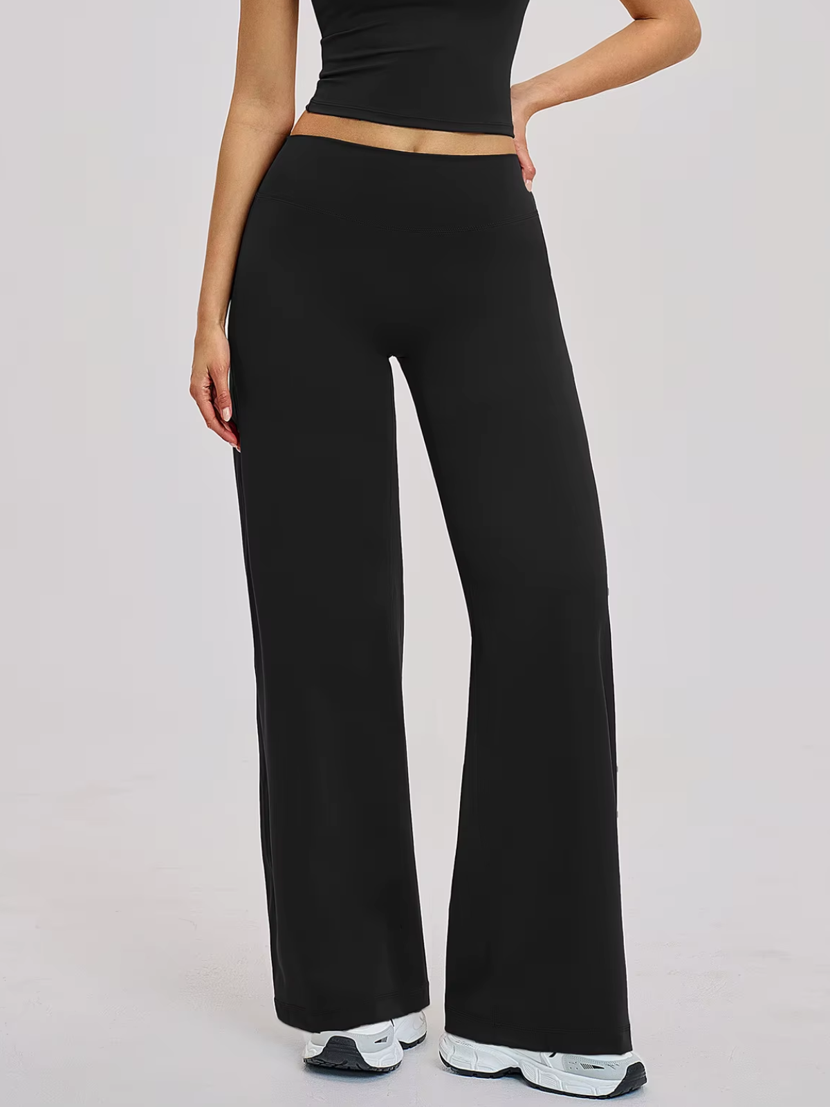 Low-Rise Hose mit ausgestelltem Bein