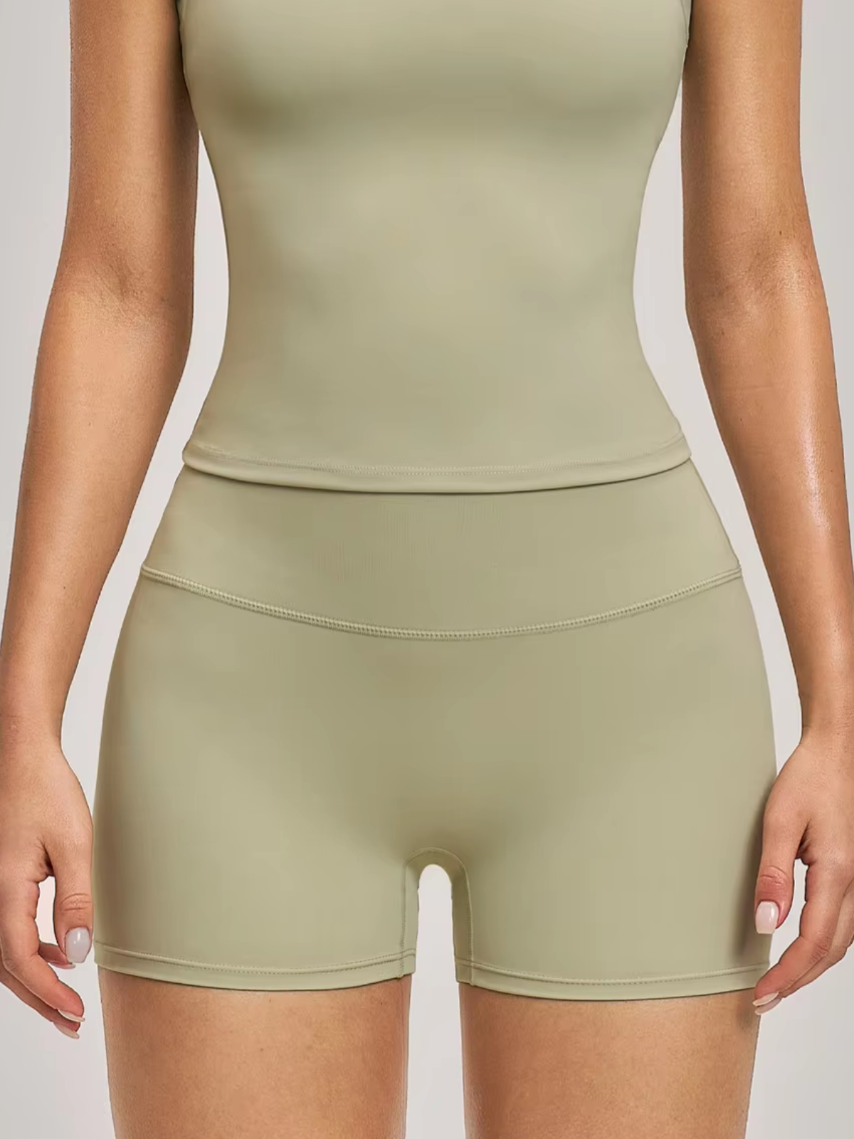 High-Waist-Biker-Shorts formend