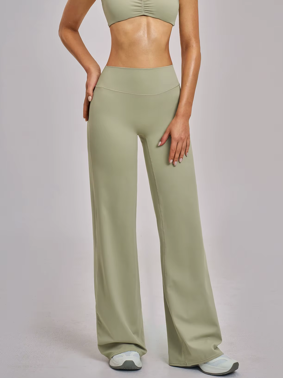 Hose mit hoher Taille, ausgestelltem Bein und voller Länge