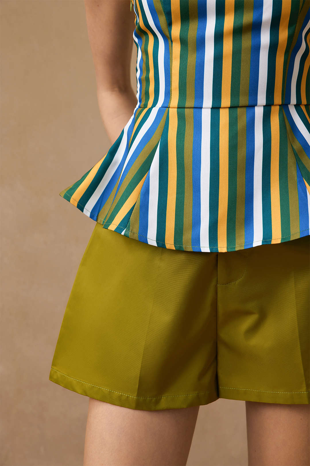 High-Waist-Shorts mit Raffung