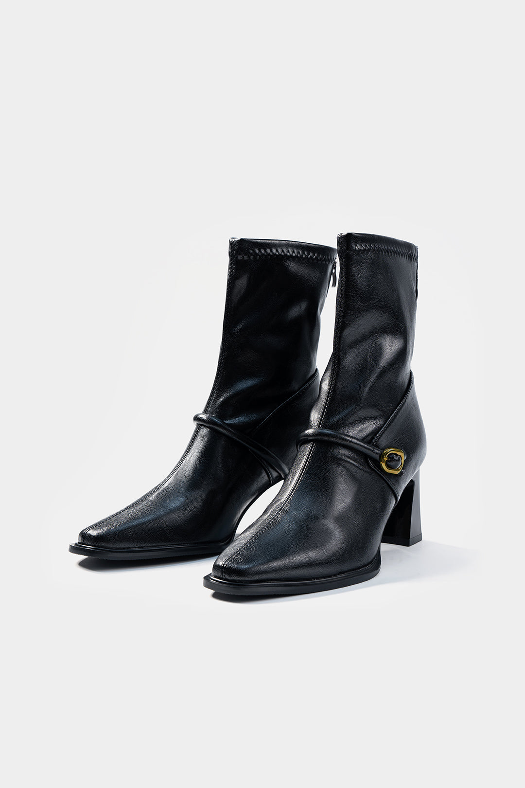 Ankle Boots mit eckiger Spitze und Reißverschluss