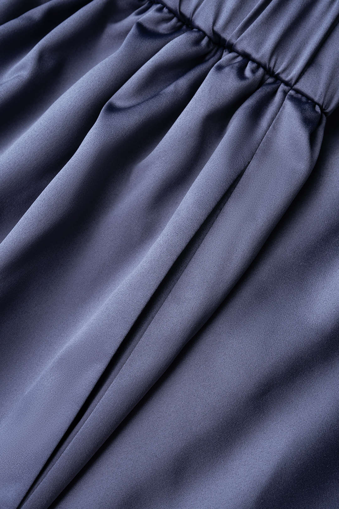 Feste geraffte Hose