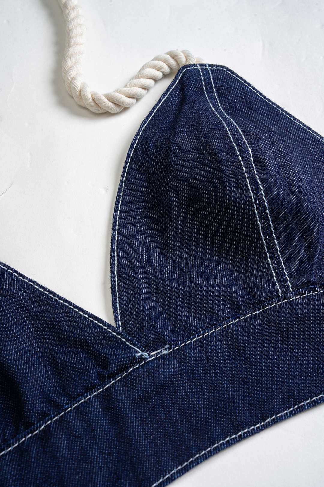 Jeans-Neckholder-Crop-Top mit Schnürung am Rücken