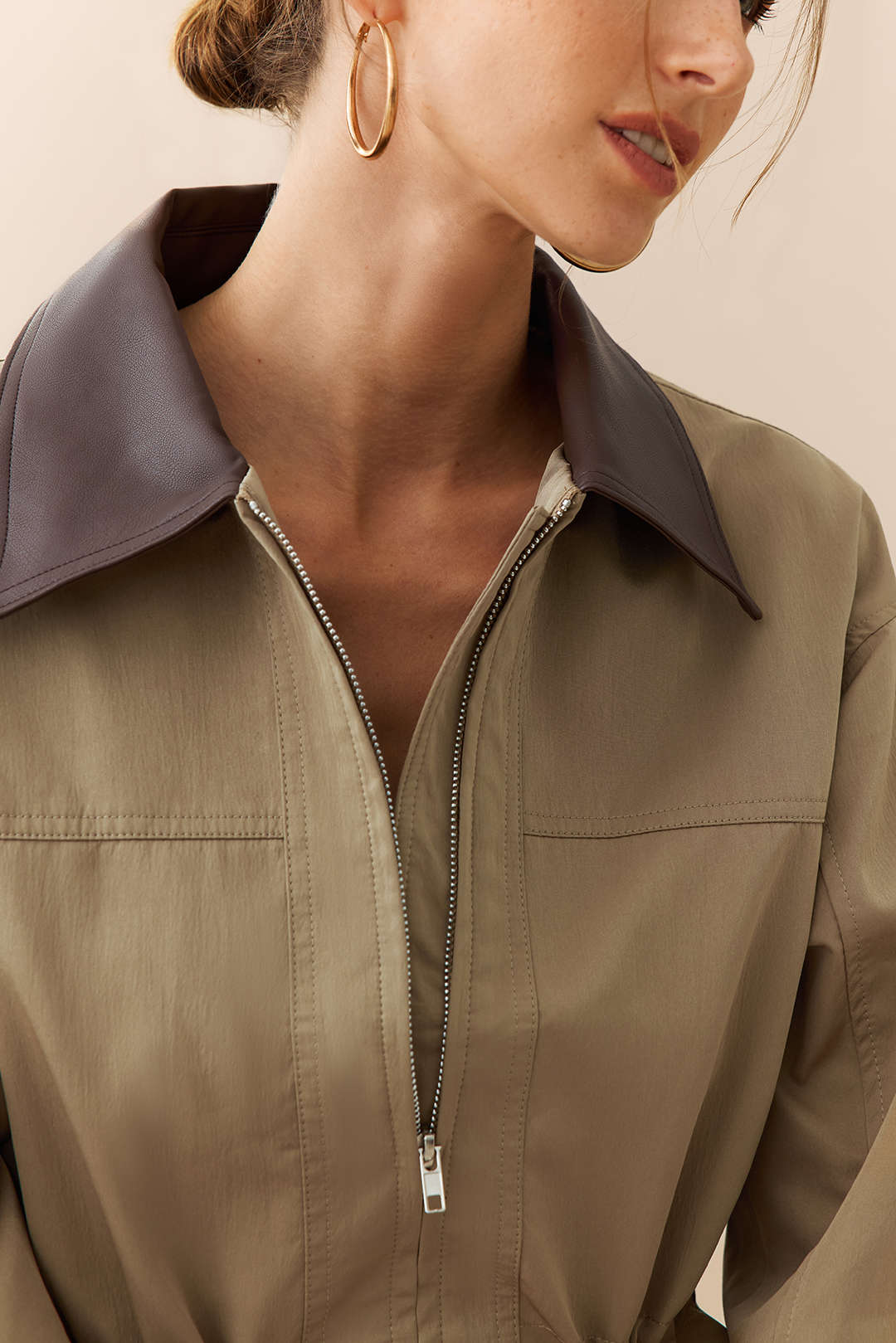 Blouson en simili cuir avec poches plaquées et fermeture éclair