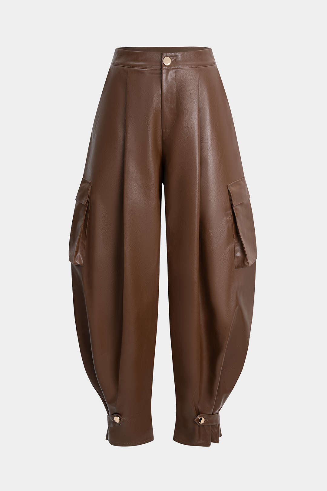 Hose aus Kunstleder mit gerafften Taschen und weitem Bein